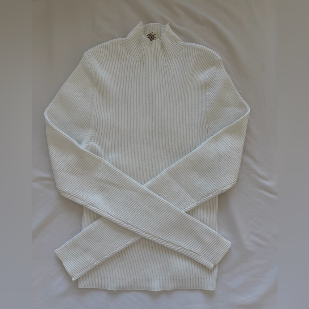 Elegant White Ribbed Women's Sweater